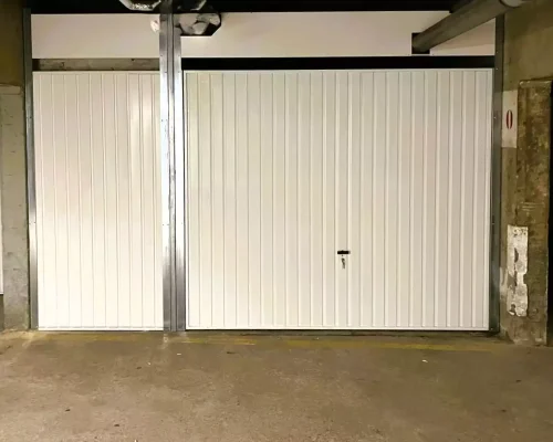 Porte de garage basculante, appartement à Rennes