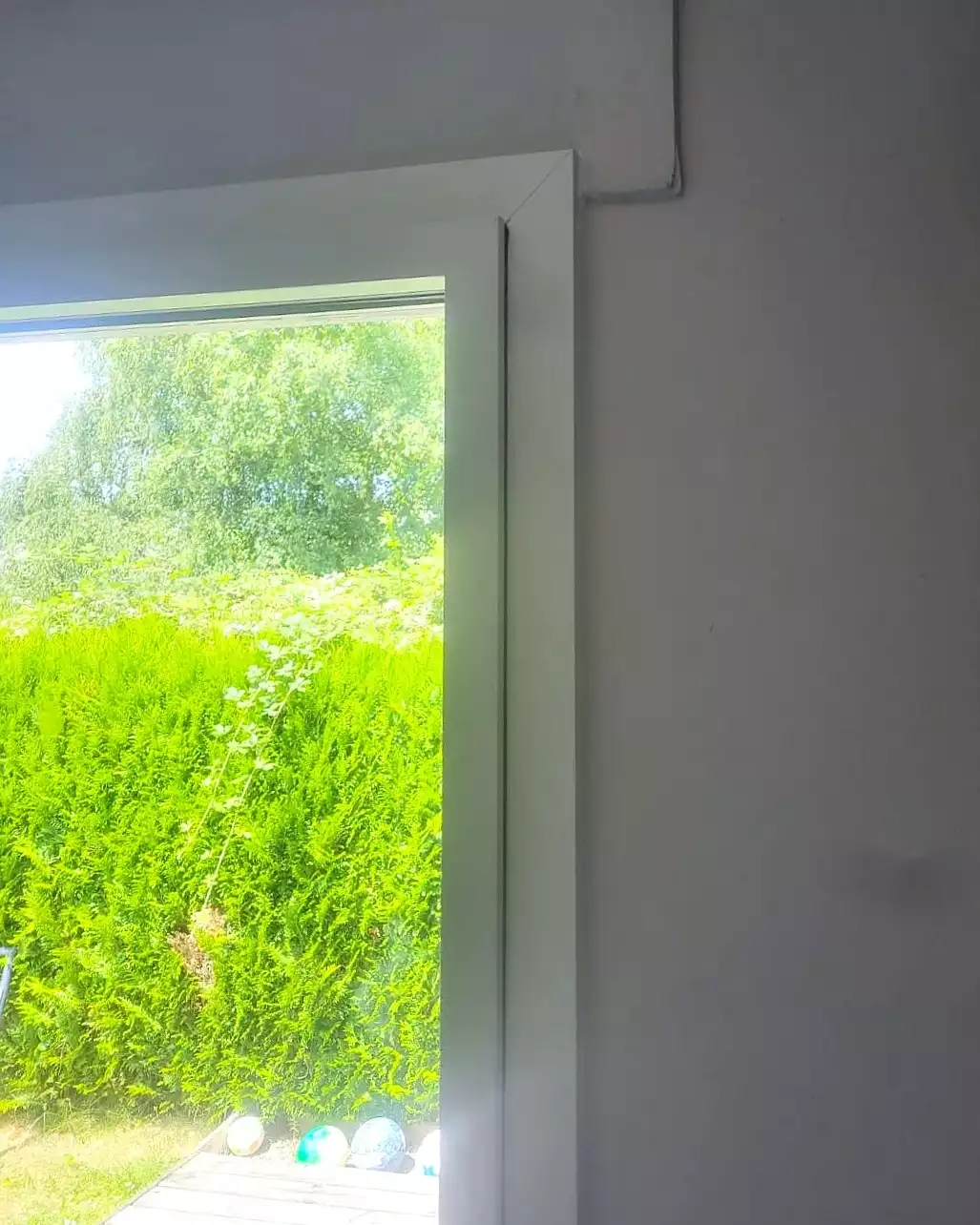 Fenêtre en alu Blanc intérieure et extérieure , finitions impeccables